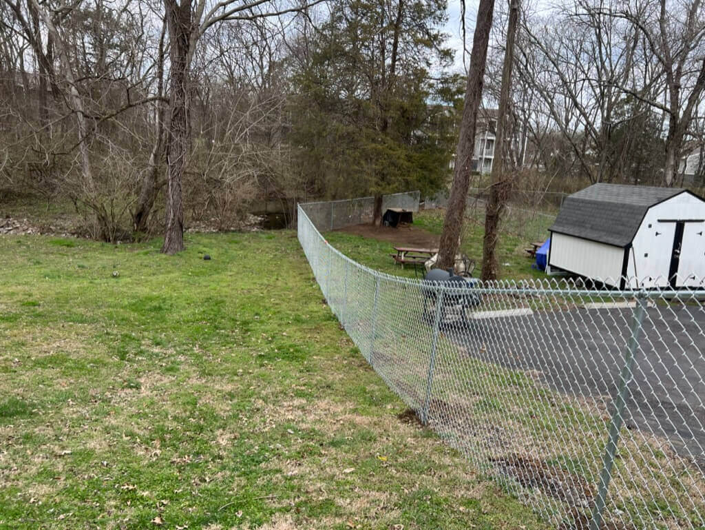 chain link fence around backyard